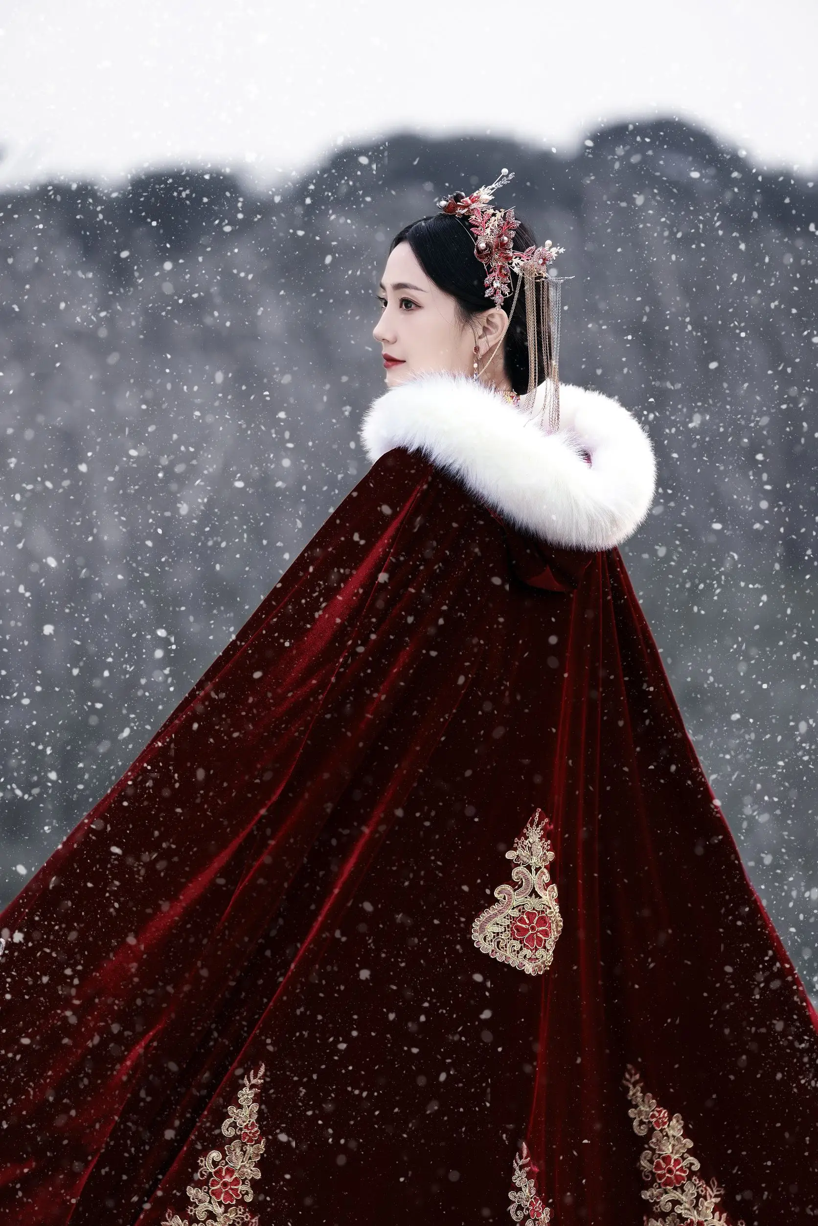 

Winter Long Warm Bridal Wrap with Embroidery Dark Red Wedding Cloak Velvet Cape for Bride