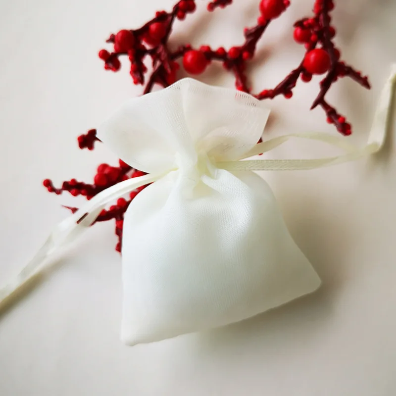 50pcs/lot White Yarn Drawstring Bags DIY Packaging Gift Bags Jewelry Protect Case Wedding Favors Candy Bags Party Supplies