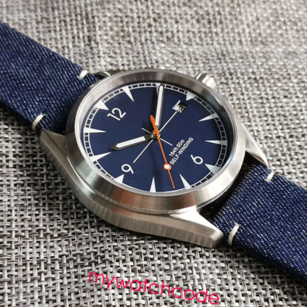 41mm No Logo NH35A Automatic Mens Watch Sapphire Glass Date Window Brushed Case Blue Dial High Quality