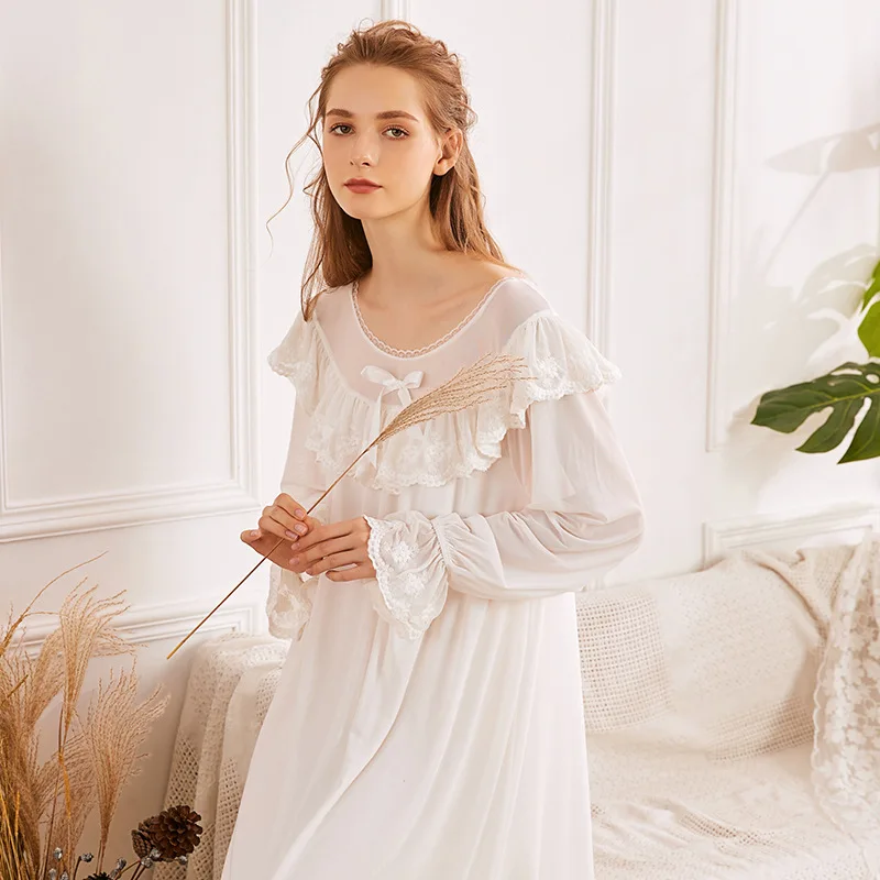 

Classic Women Boudoir Women Bathrobe With Lace Sleepwear Nightgown Long-Sleeve Bridal Robe De Mariée