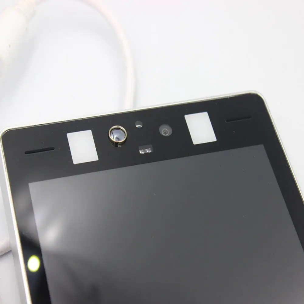 8 inch TCP/IP Dynamic face recognition Thermal time attendance access control 2.0 MP camera 50000 faces temperature detection