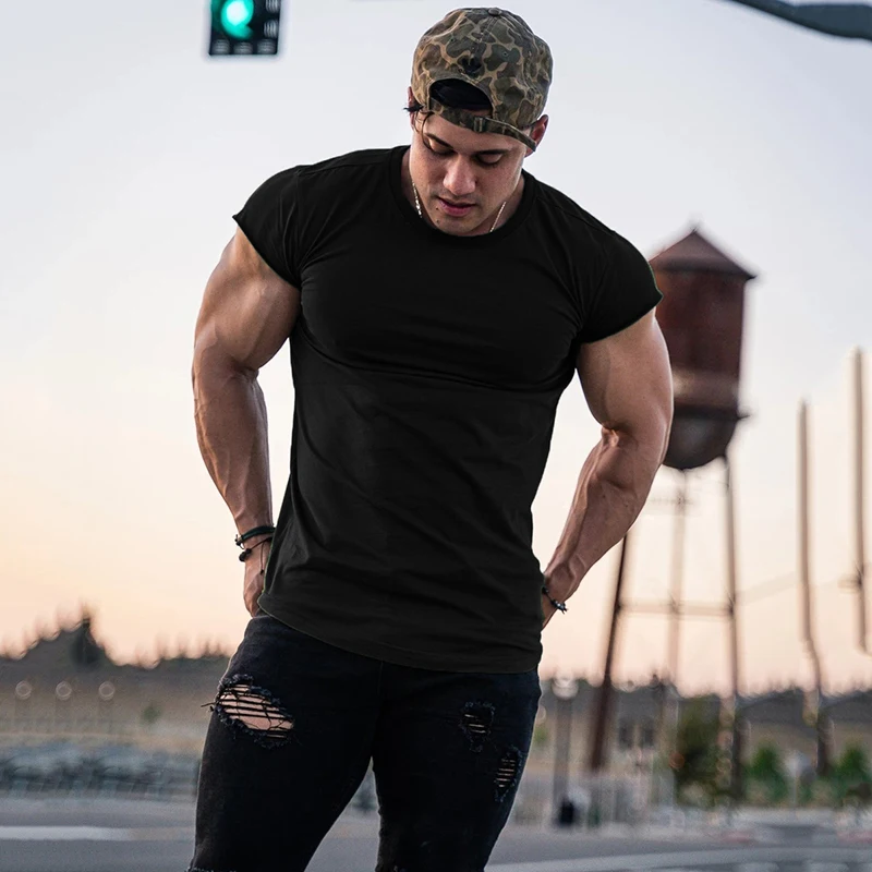 Letnia odzież sportowa bawełna kulturystyka t-shirty mięśni męskie małe rękawy topy koszulki Fitness sport Tshirt mężczyźni luźna koszulka