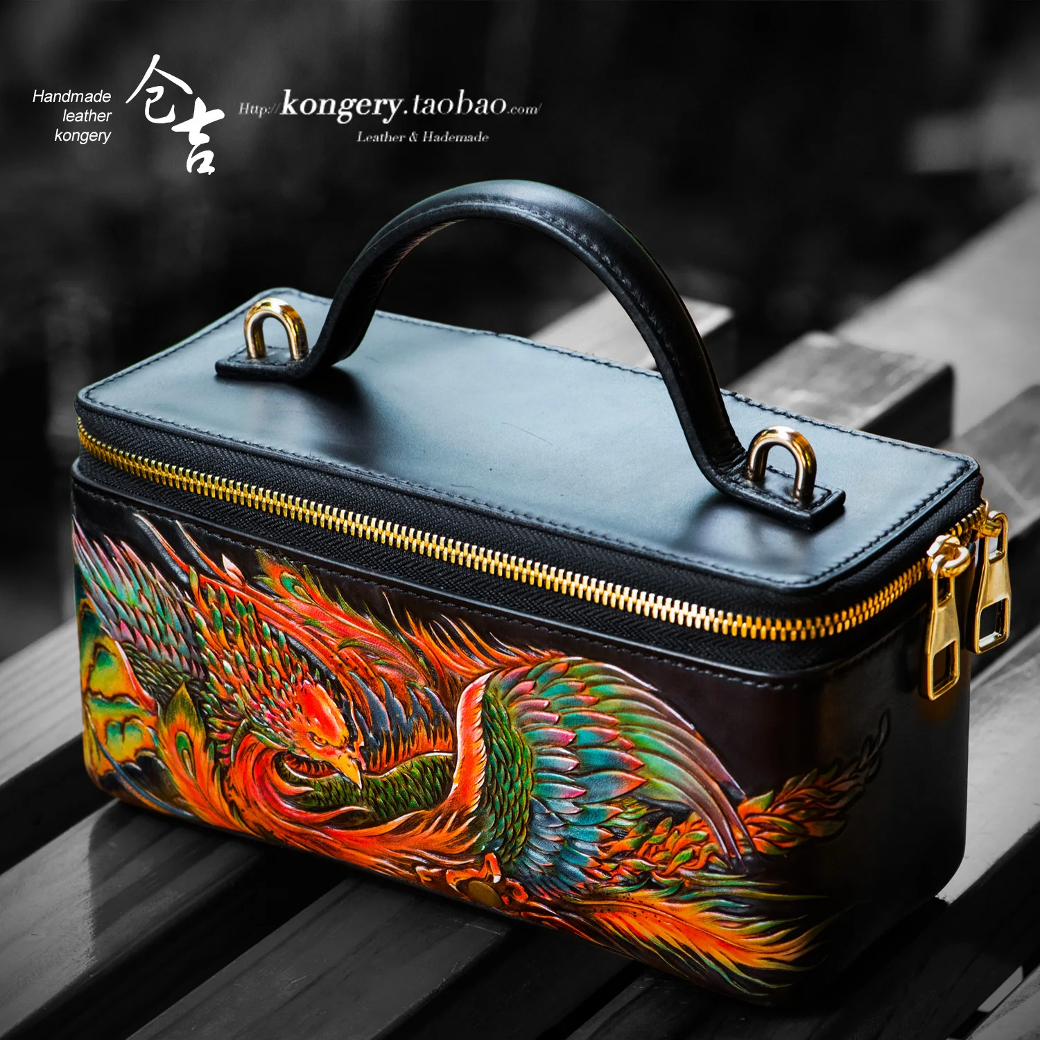 ★★carved phoenix Chinese wind restoring ancient ways inclined shoulder bag leather handbags leisure backpack carving