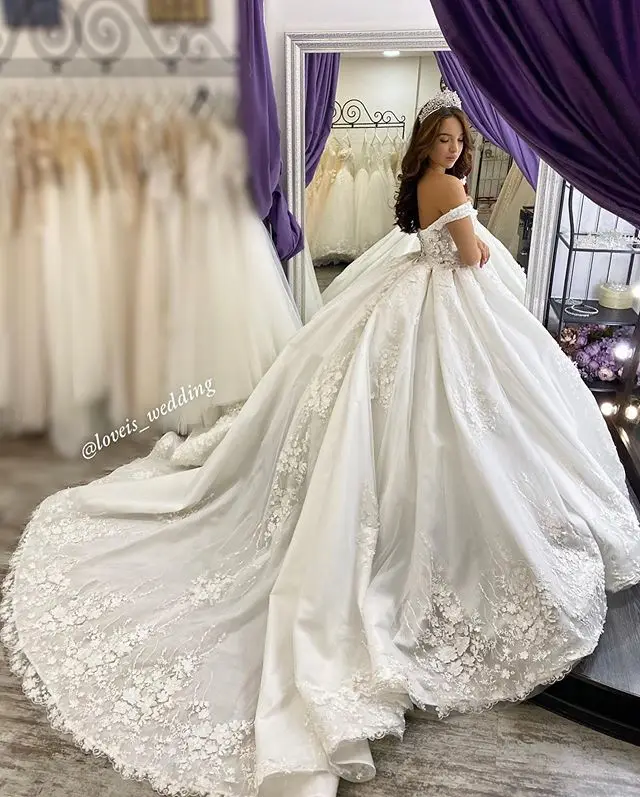 Luxury Ball Gown Wedding Dresses Off The Shoulder Princess Lace 3D Floral Flowers Country Bridal Gowns Plus Size Robe De Mariee