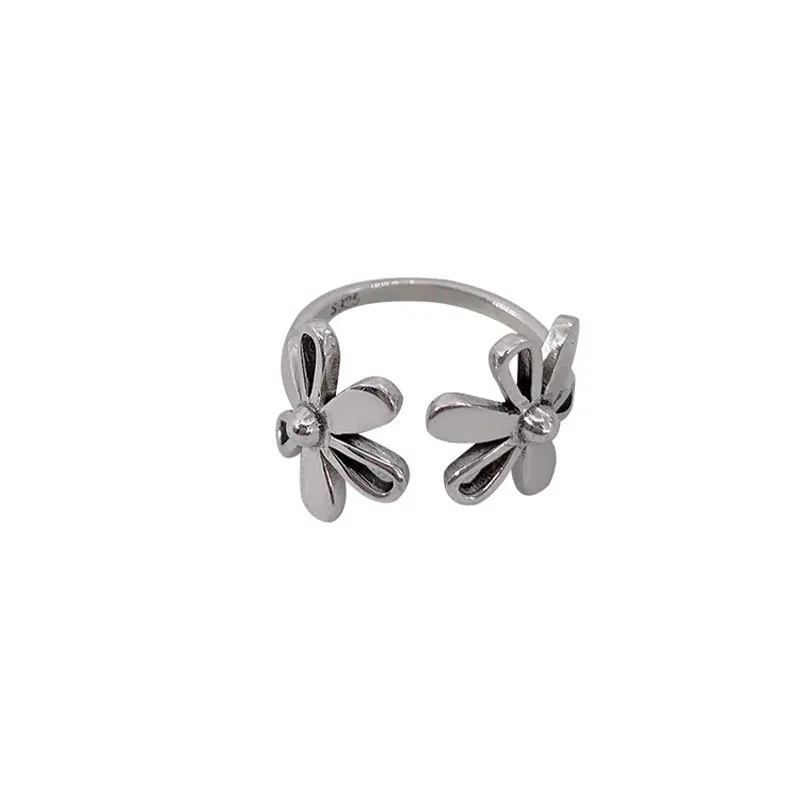 MEWANRY Silver Color Rings Hollow Flowers for Women INS Fashion Classic Simple Temperament Creative Party Jewelry Gifts