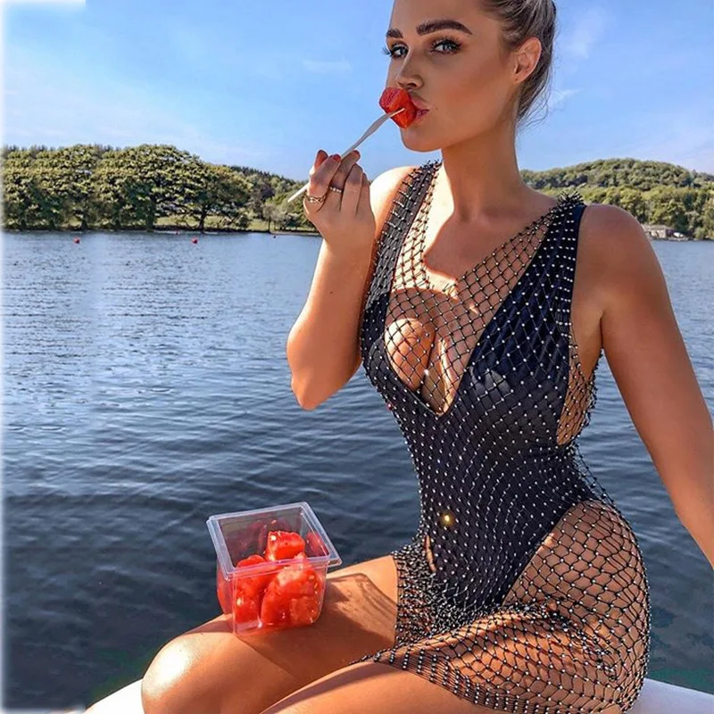 

Amphiaraus Crystal Diamond Beach Dress Women Sexy V Neck Hollow Out Rhinestone Sleeveless Bodycon Dress 2021 Mesh Party Dresses