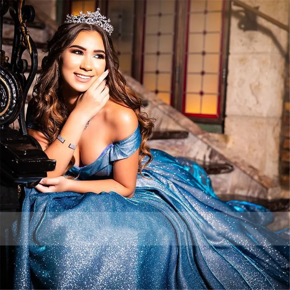 Vestidos brillantes para quinceañera, traje Formal de satén azul con hombros descubiertos para fiesta de graduación de 15 y 16 años, 2021