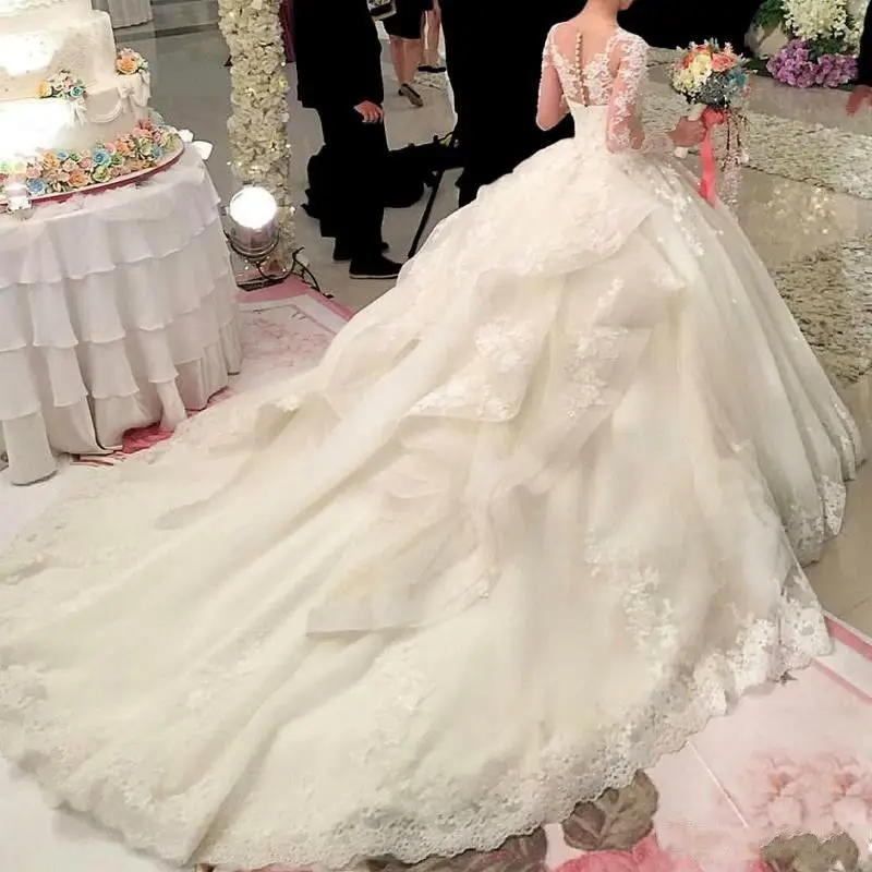 Vendita calda Dubai fiori di cristallo abito da ballo abiti da sposa 2020 nuova manica lunga Appliques di pizzo musulmano abiti da sposa abito da sposa