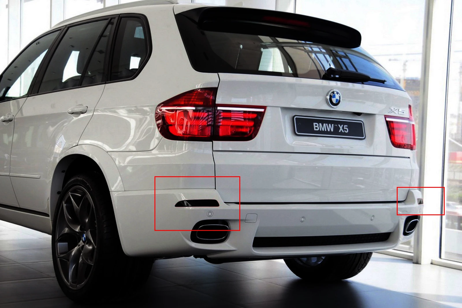 Riflettore paraurti posteriore con lente fumé nera a una coppia senza luce L & R per BMW X5 E70 06-13