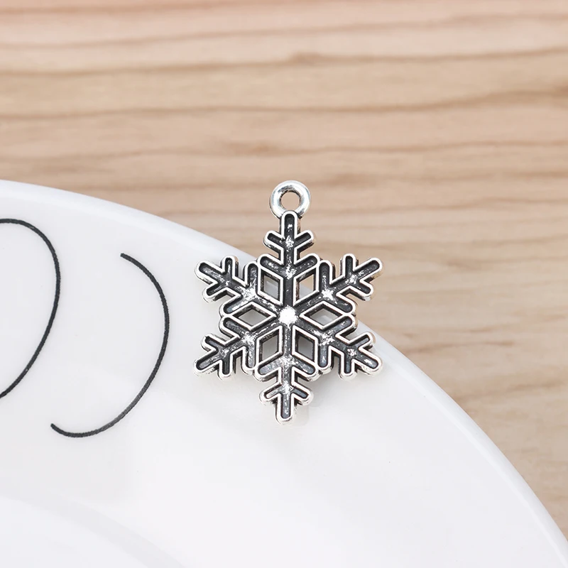 20 Pieces Tibetan Silver Christmas Snowflake Charms Pendants Beads for DIY Necklace Bracelet Earring Jewellery Making 24x19mm