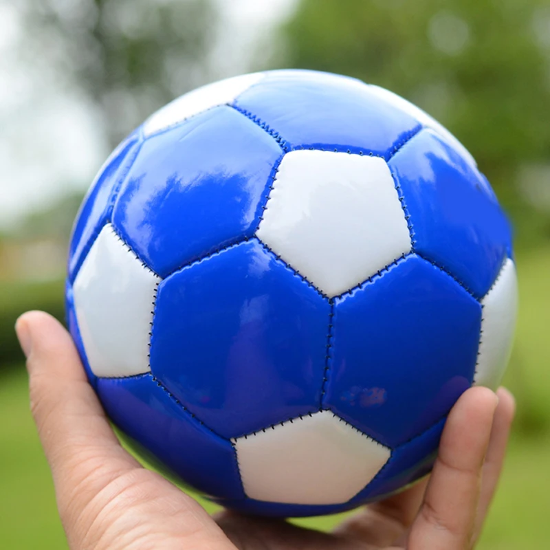 Mini balón de fútbol de goma inflable clásico para niños, tamaño 2, juguetes de jardín de infantes, deportes al aire libre, regalos para niños, 15CM