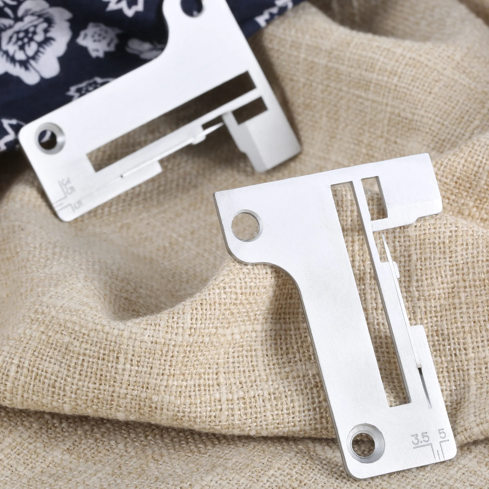 Multifunctional Household Overlock Sewing Machine Rolled Hem Needle Plate 412784 for Singer Serger 14U12 14U286 14U544 Pfaff 756