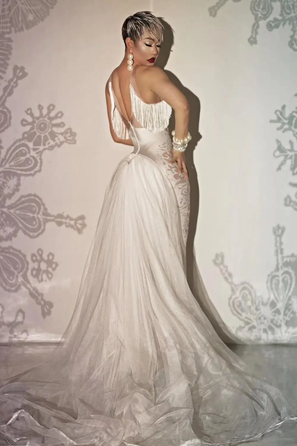 ヴィンテージプリントホワイトタッセルテールドレス女性パーティー結婚式プロムステージ衣装フリンジロングドレス歌手コンサートドレス