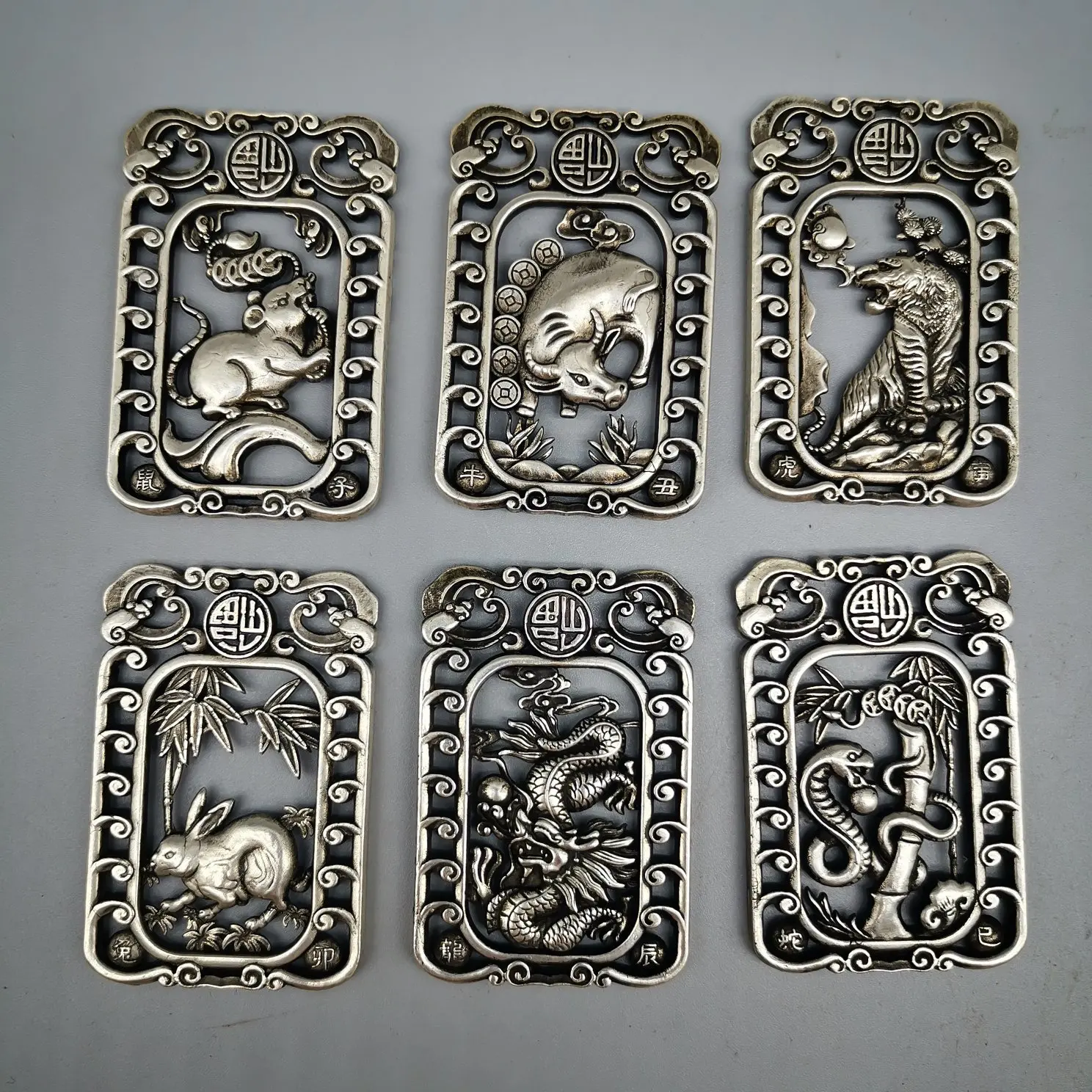 

Exquisite antique silver plated copper Zodiac Brand home decoration Pendant