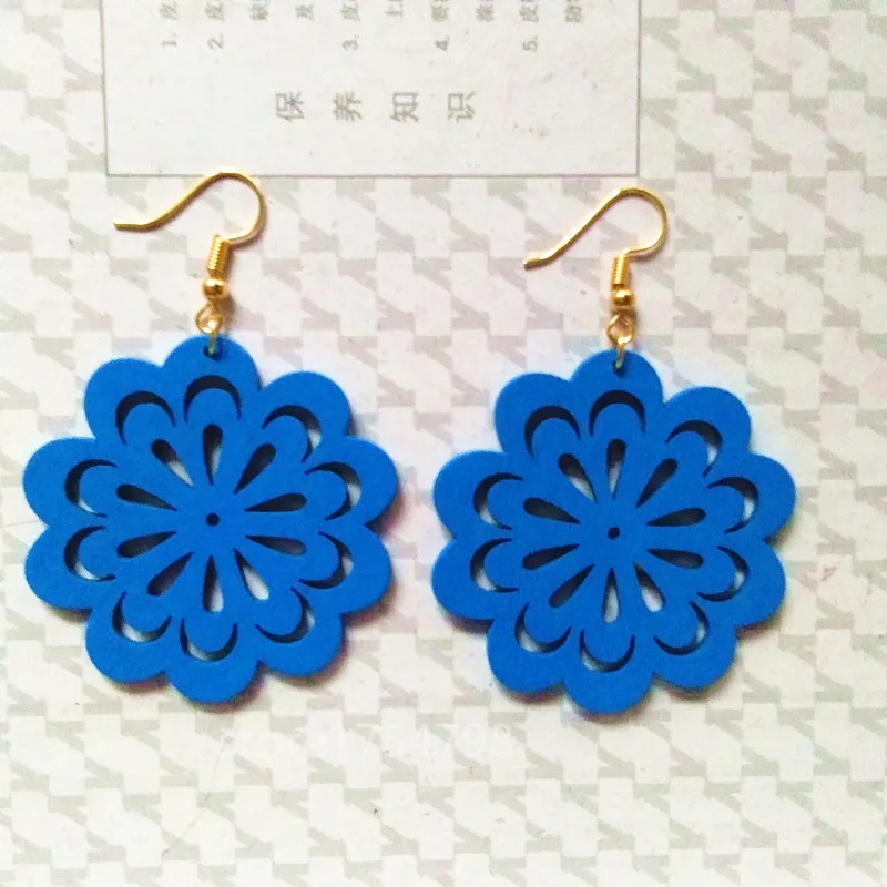 FUYIER 18Colors Hollow Carving Wood Chrysanthemum Drop Earrings Cute 3D Flower Earrings Personality Laser Cut eco Wooden Jewelry