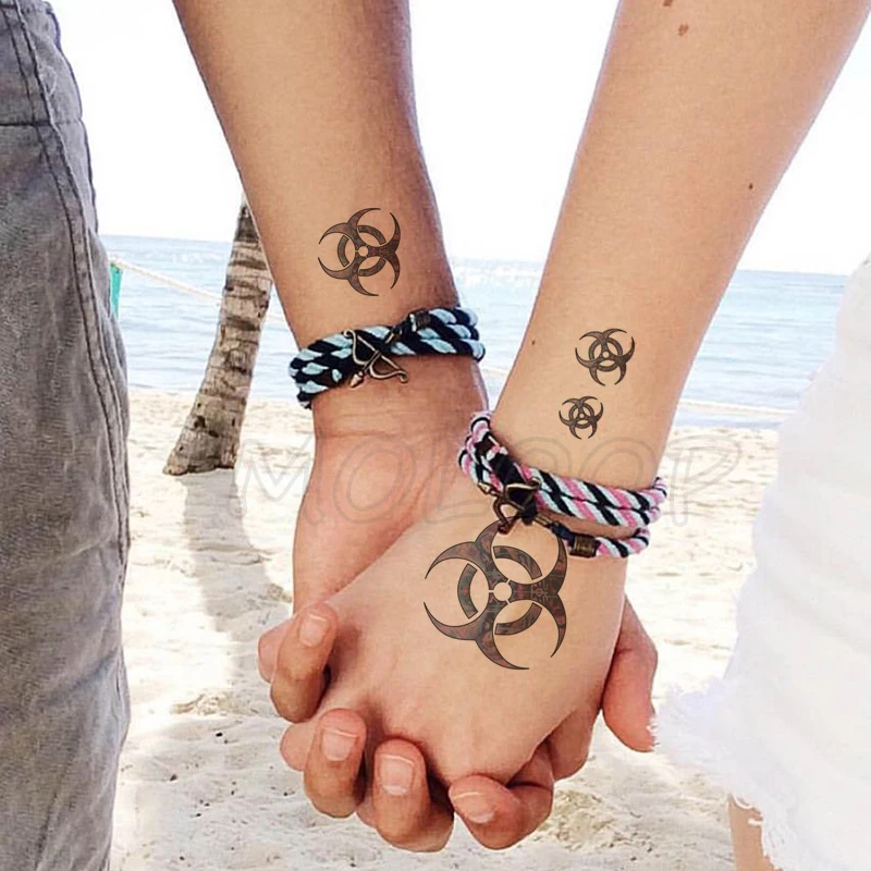 Tatuaje de transferencia de agua para hombre y mujer, tatuaje de calavera pirata, arte corporal, impermeable, Flash falso temporal, 10,5x6cm
