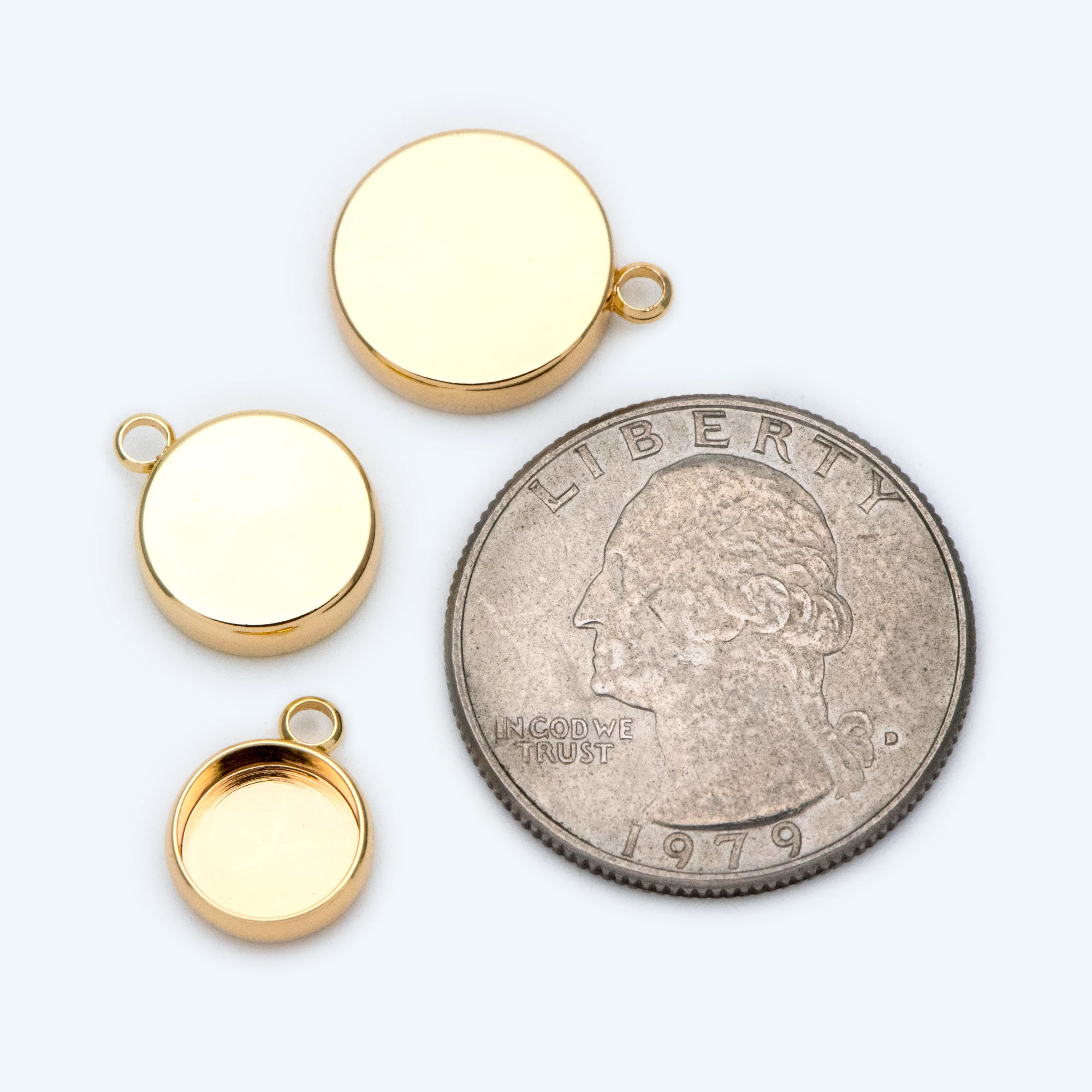 10 sztuk złota Bazel, okrągłe puste Charm zawieszki, wewnętrzna 8/ 10/ 12mm, pozłacany mosiądz Cabochon baza (GB-1748)
