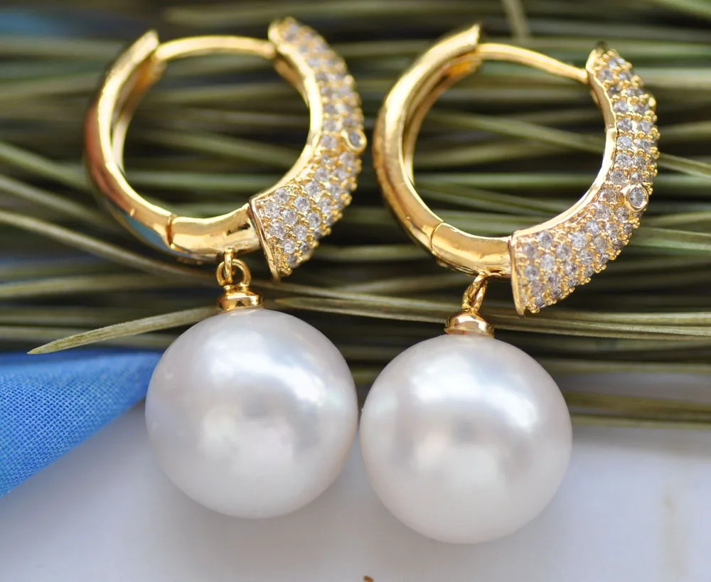 

P7632 Luxurious 14mm Round White Edison Pearl Dangle Earring CZ