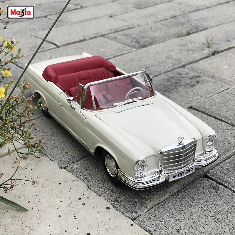 Maisto 1:18 1967 Mercedes-Benz 280SE Alloy Retro Car Model Classic Car Model Car Decoration Collection gift