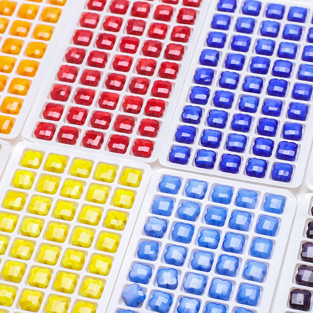 30Pcs/Lot Four-leaf Clover Beads Glass Cross Beads 12mm Charm Crystal Red Pendant For Diy Making Jewelry Needlework Accessories