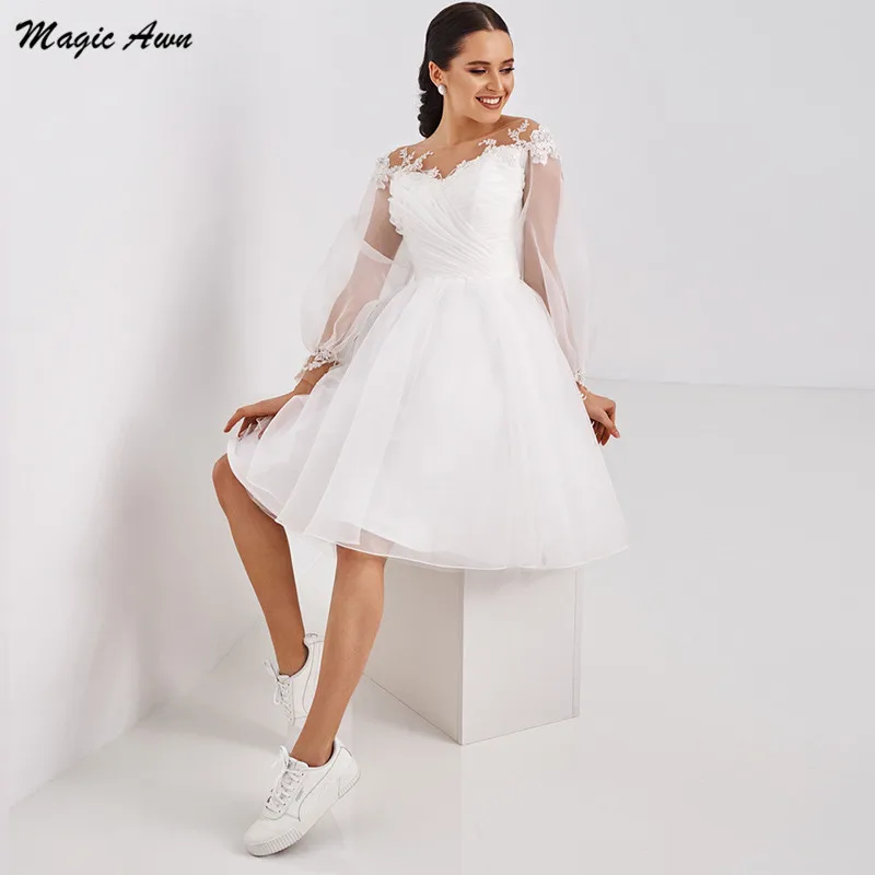 Magic Awn White Knee Length Wedding Dresses Boho Long Sleeves Lace Appliques Beach A-Line Bridal Gowns Lace Up Back Illusion