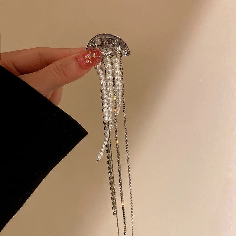 XIALUOKE 1 Piece Vintage Hyperbole Crystal Pearl Jellyfish Brooch For Women Personality Long Tassels Collar Brooches Accessories