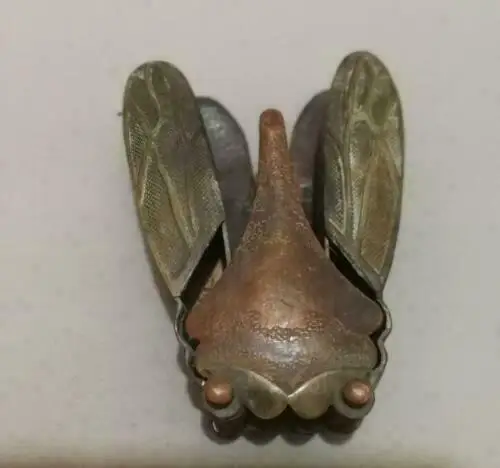 Chinese old Copper Handmade Carved Cicada Collectable Snuff box