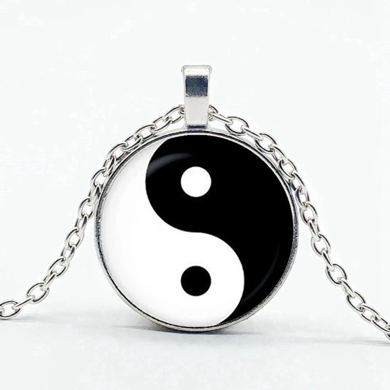 New Yin Yang Tai Chi Necklace Chinese Yin Yang Tai Chi Gossip Pattern Glass Pendant Accessories Necklace