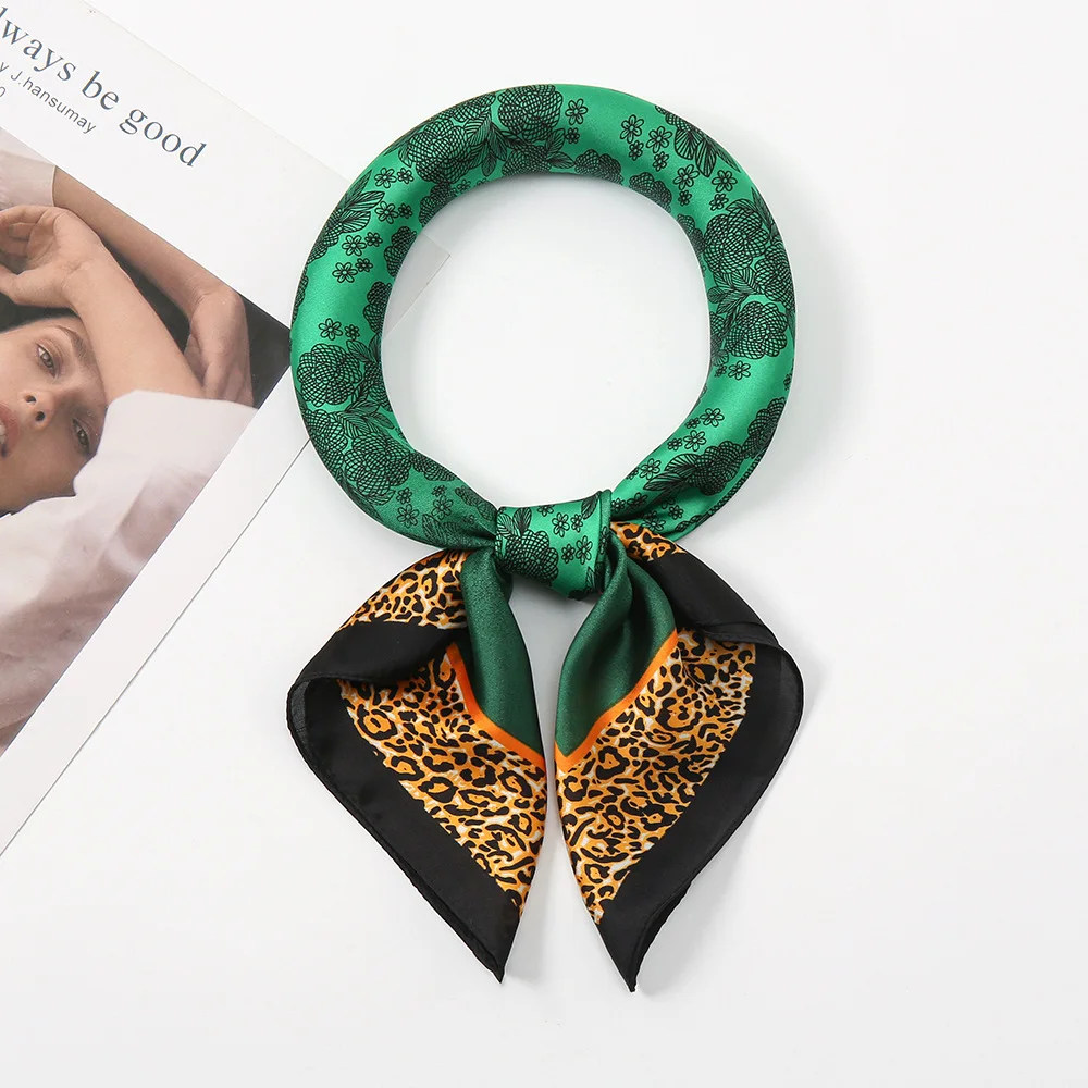 Europe 90cm Spring Hot Sale Versatile Emerald Leopard Print Lady Fashion Simulation Silk Scarf Large Square Scarf Shawl Scarf