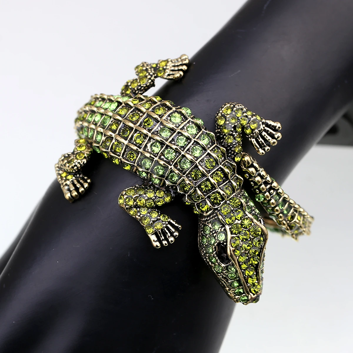 New Fashion Statement Crocodile Vintage Bangle Cuff Bracelet Antique Gold Plated Rhinestone Animal Bracelet for Women Pulseira