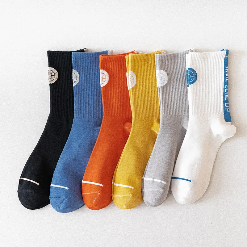 

2021 Spring And Summer Trendy Men's Fashion Basketball Sports Men's And Women's Socks Retro Novel And Interesting Crazy Socks