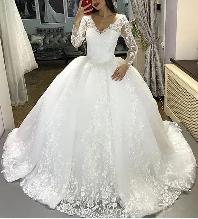 Wunderschöne ballkleid Lange ärmel Brautkleider V-ausschnitt Sweep Zug Tüll Weiß Plus Größe Brautkleid hochzeit kleider