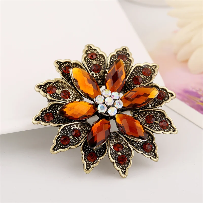 Autumn And Winter High-End Exquisite Brooch Fashion Trendy Retro Exaggerated Gem Flower Accessories Brooch