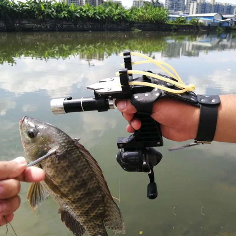 

Outdoor Shooting Fishing Reel+Dart+Left Handguard+Rubber Tube Flashlight Hunting Fishing Set Slingshot Hunting Catapult Suit