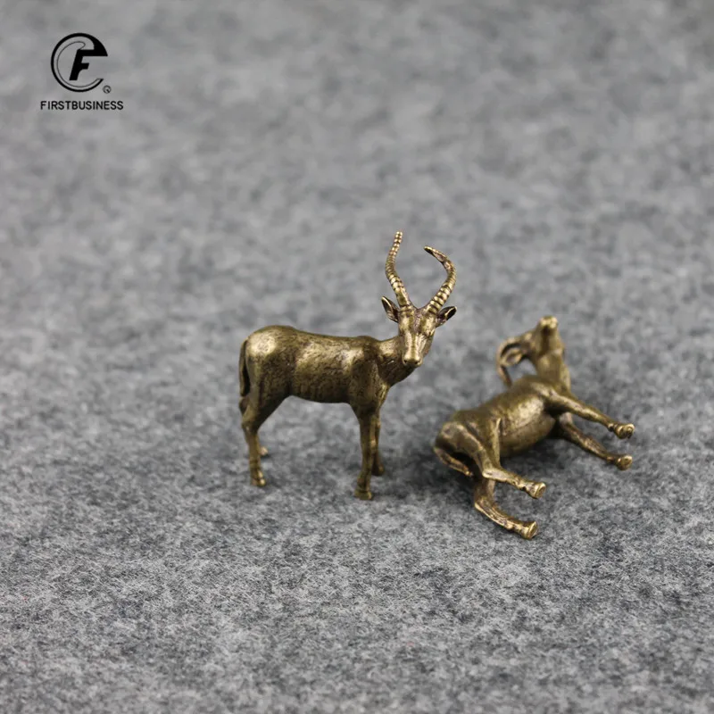 Copper Leader Sheep Small Ornaments Antique Brass Miniatures Figurine Keychain Pendant Lucky Antelope Home Decor Desk Decoration