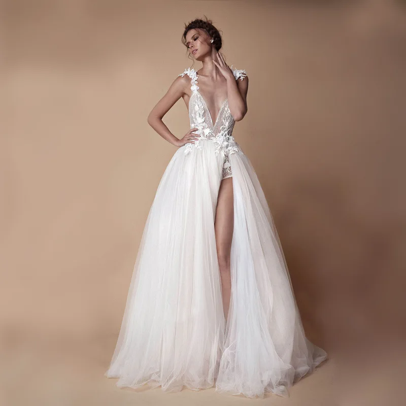 

2025 Beach Wedding Dress Sexy Backless Deep V-neck Flowers Bridal Gowns Summer Boho Bride Robe De Mariage YCMN005