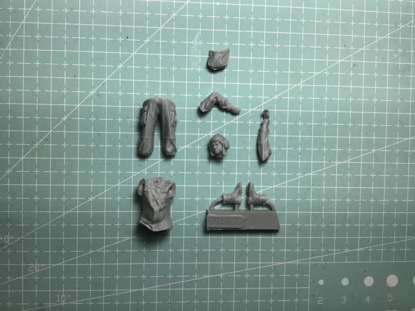 1/35 Resin Model Figure GK，2 Figure , Unassembled and unpainted kit