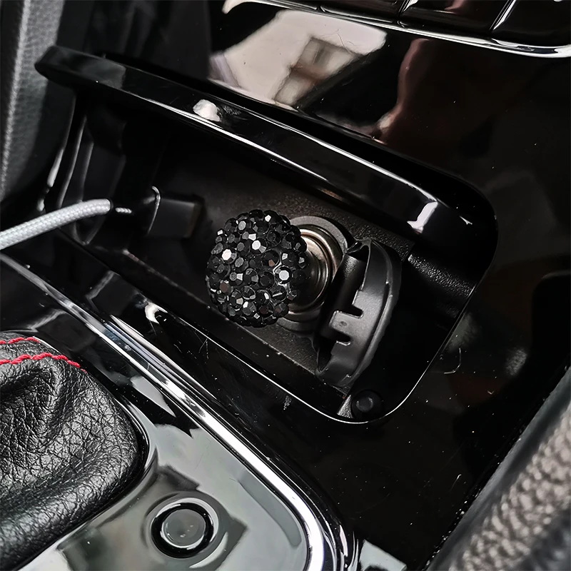 1 Pcs Car Ashtray 12V Smoke Lighter Car Cigarette Lighter Decoraction with Crystal Interior Accessories