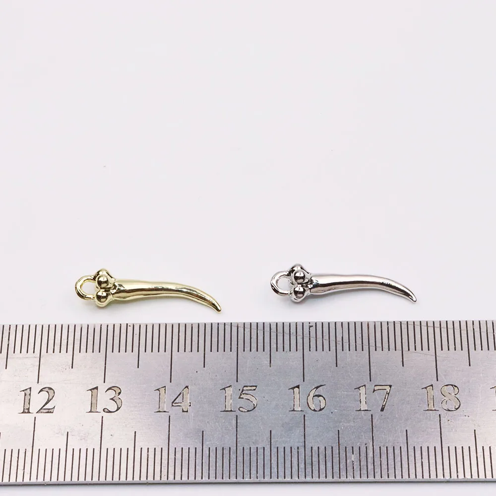 Eruifa 20 قطعة 20 مللي متر شعبية طويلة الفلفل سبائك الزنك مجوهرات Charms بها بنفسك Charms قلادة النساء فتاة قلادة ، القرط سوار 2 ألوان