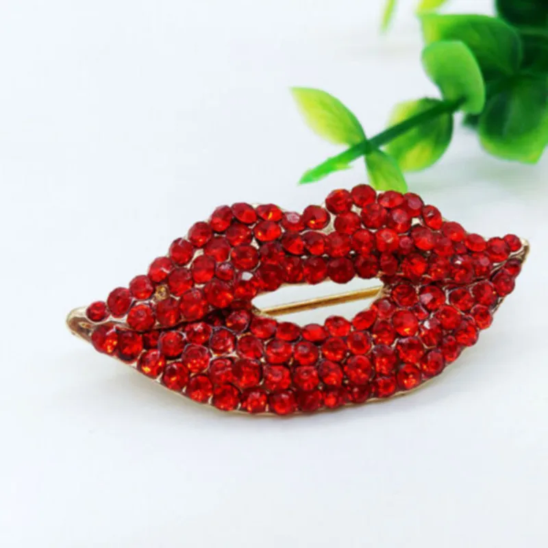 New Rhinestone Lips Brooches For Women Corsage Fashion Sexy Mouth Brooch Pin Shining Fashion Jewelry Gift