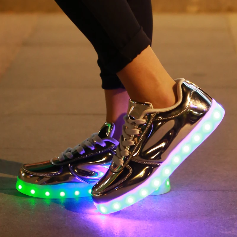 Chaussures de sport décontractées à lumière LED plonger oyante pour hommes et femmes, bottes de fête, lampe dorée et argentée, phtalplate Shoous,