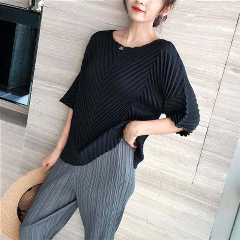 

Miyake pleated tops 2021 female summer new large size fat mm slimming diamond loose fashion comfortable pleated T-shirt women