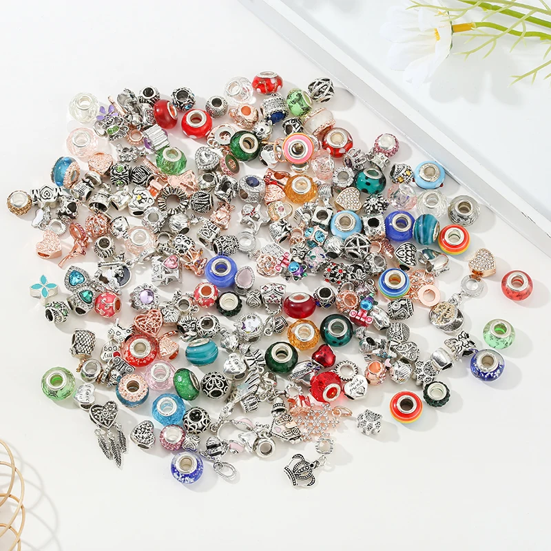 200Pcs Silver Color Variety Murano Glass Alloy Charms Beads More Than 5000 Different Types of Beads Pendant are Shipped Randomly