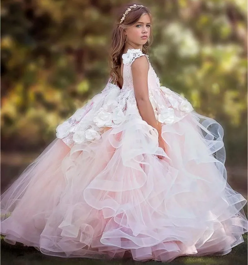 

Princess Flower Girl Dresses Elegant fluffy Lace Appliques Cascading Gown Kids Birthday First Communion Dresses