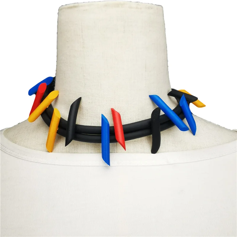 Ukebay新ネックレス多色チョーカーネックレス女性ゴシックセーターチェーン手作りゴムジュエリーパーティーアクセサリーネックレス