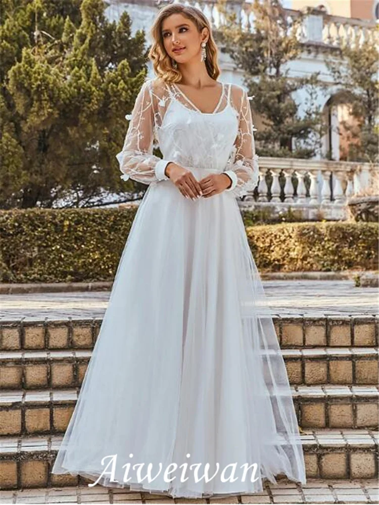 A-Line Wedding Dresses V Neck Floor Length Tulle Long Sleeve Romantic Vintage with Pleats 2021