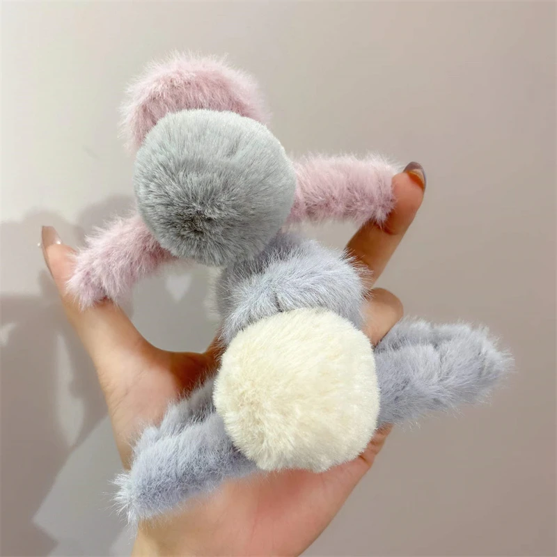 Soft Cute Ball ~ Elegant and Cute Plush Hair Clip Back of the Head Large Plate Hair Catch Clip Female Autumn and Winter Net Red