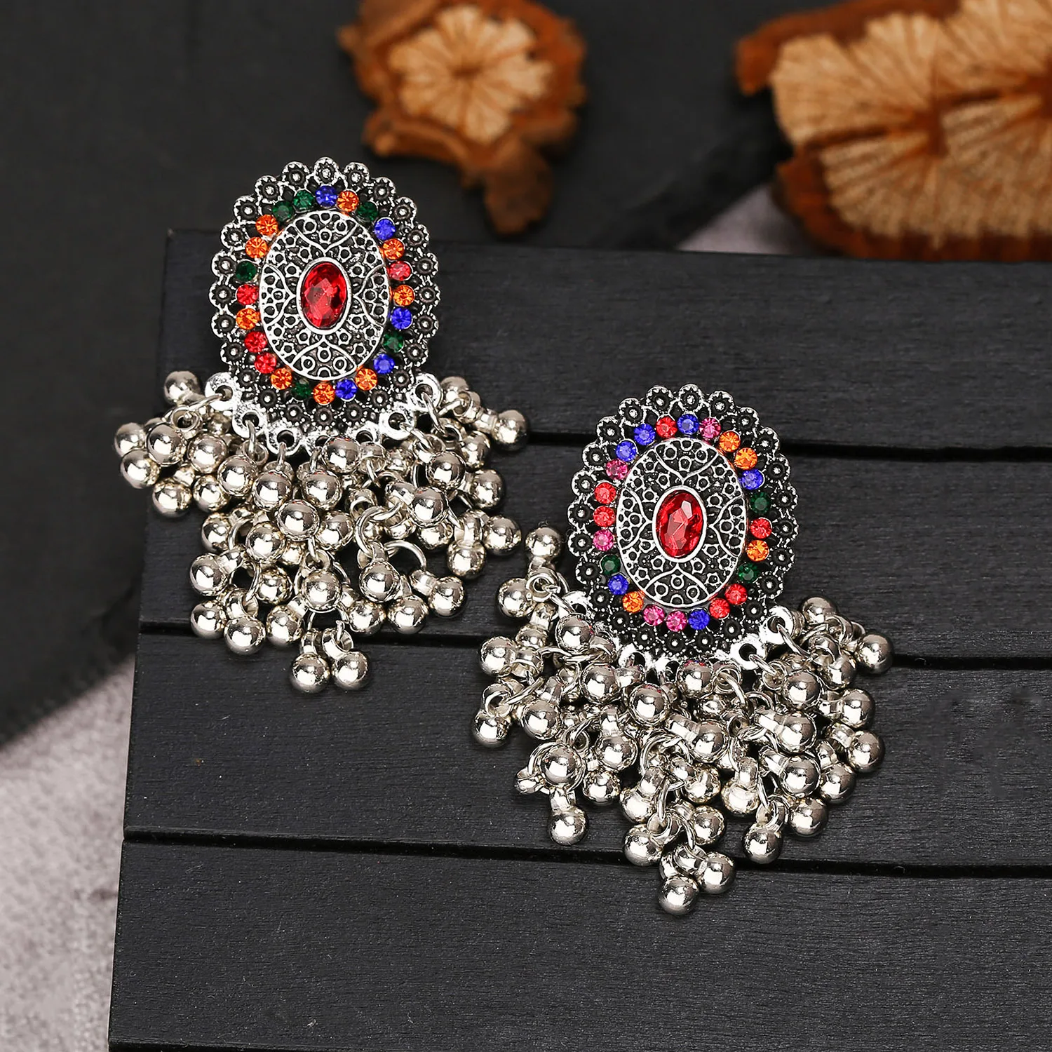 Kolczyki-Boucles d'Oreilles Ethniques Blanches avec Strass pour Femme, Bijoux Indiens, Accessoires de Mariage, Fleur Rétro, Jhumka