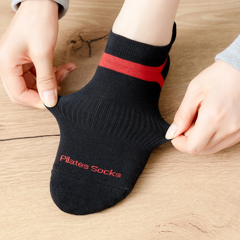 2023 Women Anti-slip Yoga Socks Ladies Fitness Pilates Socks for Women Professional Dance Pilates Ballet Cotton Socks for Gym