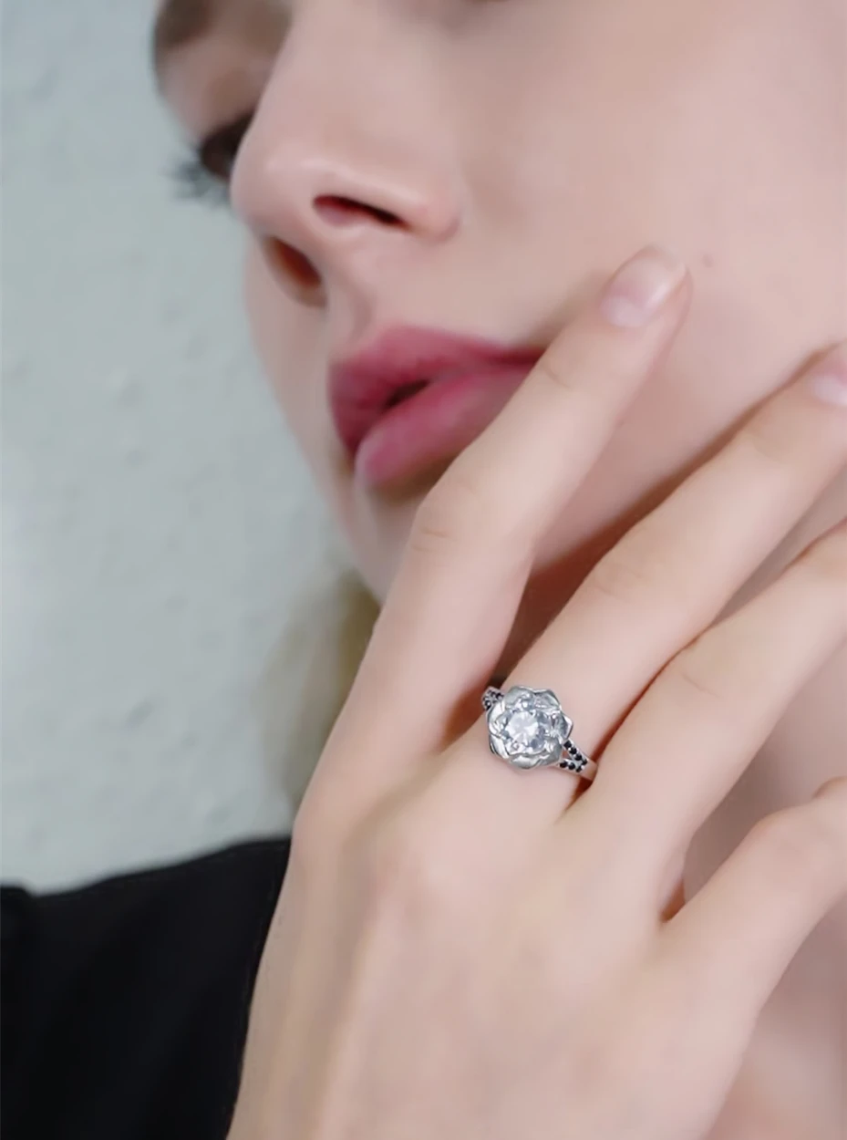 2026 New Flower Romantic Silver Color fashion jewelry Engagement Black Spinel Engagement  Ring for Women Anillos Mujer G073